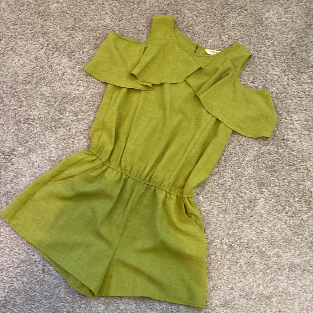 Flutter Off the Shoulder Sleeved Romper